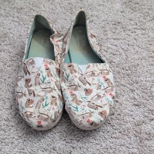 Toms Cream Slippers with Whimsical Design